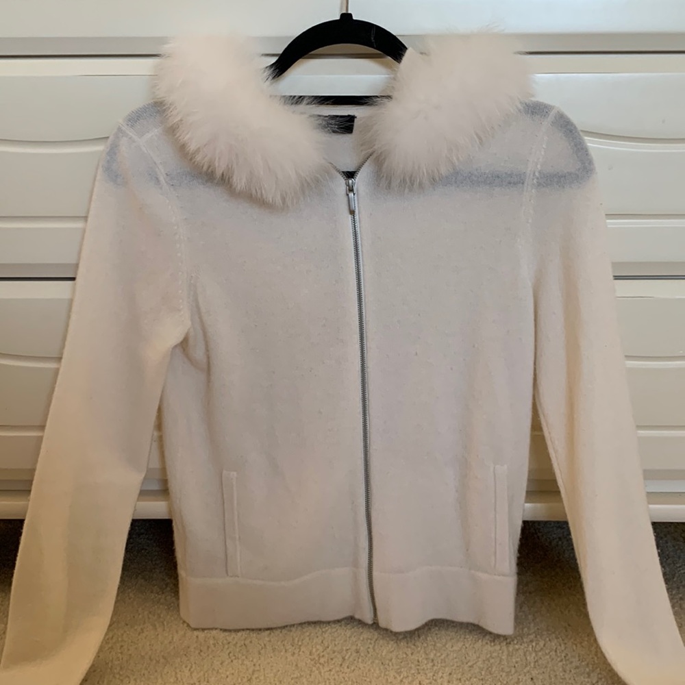 NEIMAN MARCUS CASHMERE COLLECTION SWEATER
